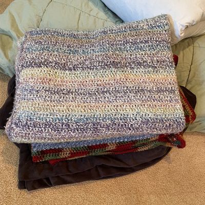 Sale Photo Thumbnail #275: Blankets