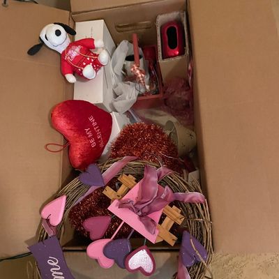 Sale Photo Thumbnail #706: Valentine’s Day decor