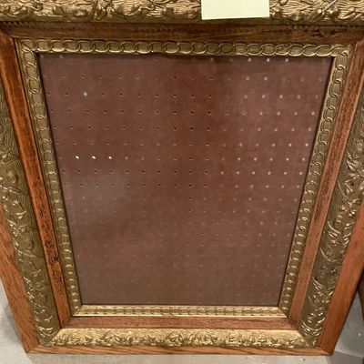 Sale Photo Thumbnail #524: 2 gold frames