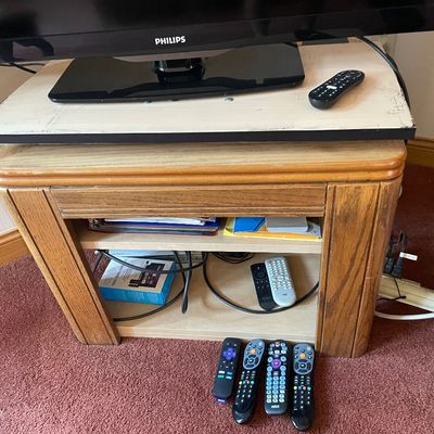 Sale Photo Thumbnail #197: TV and stand