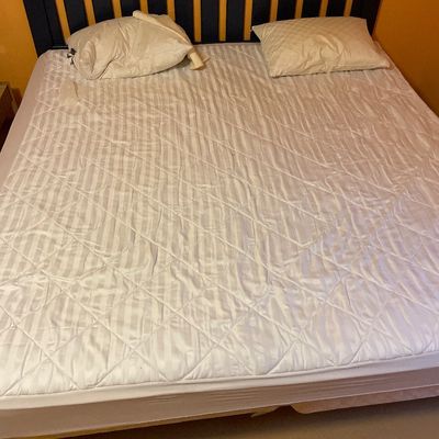 Sale Photo Thumbnail #365: Mattress included