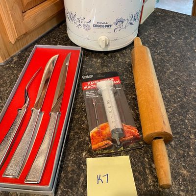 Sale Photo Thumbnail #42: Kitchen knives and more