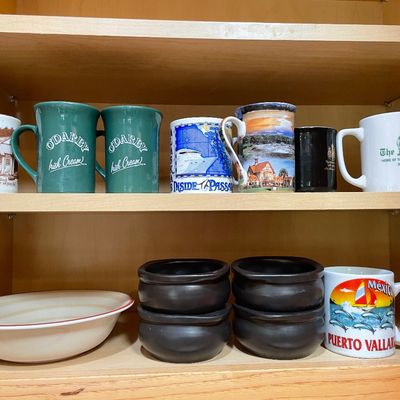 Sale Photo Thumbnail #24: Mugs and bowls
