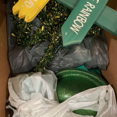 Sale Photo Thumbnail #623: St Patrick’s day items