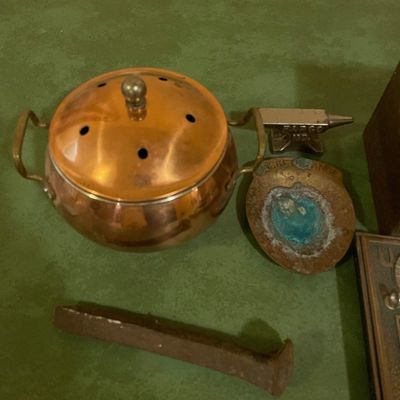 Sale Photo Thumbnail #451: Brass metal items