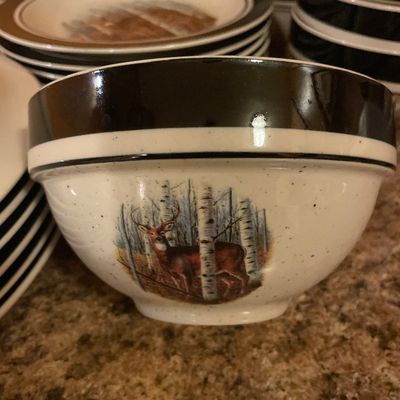 Sale Photo Thumbnail #384: 8 bowls
7 dinner plates
8 small plates