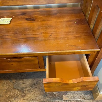 Sale Photo Thumbnail #5: Has 3 drawers