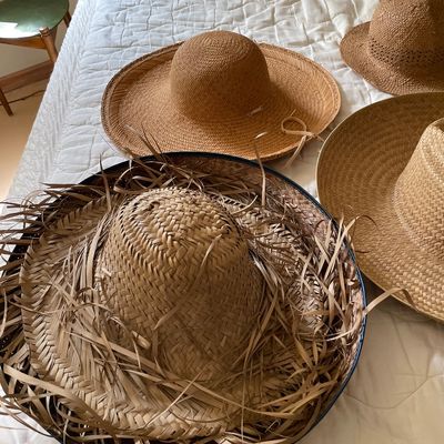 Sale Photo Thumbnail #719: Straw hats