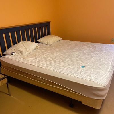Sale Photo Thumbnail #366: Mattress included