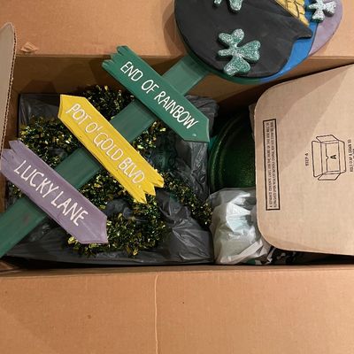 Sale Photo Thumbnail #622: St Patrick’s day items