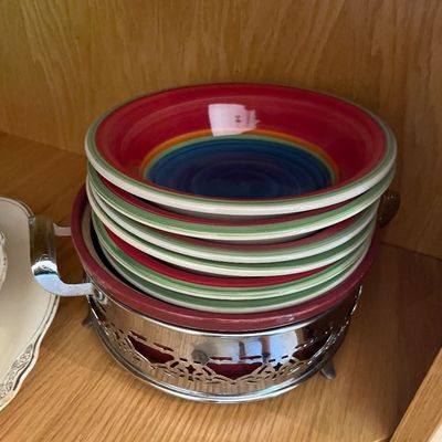 Sale Photo Thumbnail #84: Kitchen items