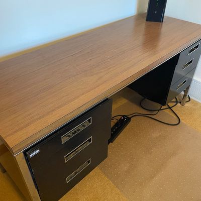 Sale Photo Thumbnail #217: Small desk