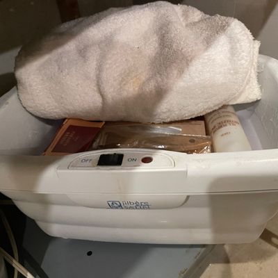 Sale Photo Thumbnail #566: Health and beauty items not tested