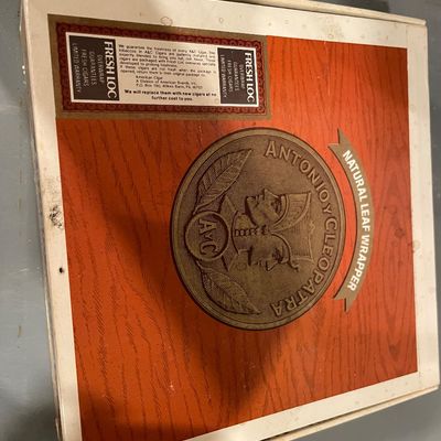 Sale Photo Thumbnail #392: Box of coins