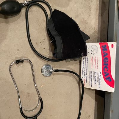 Sale Photo Thumbnail #569: Health and beauty items not tested