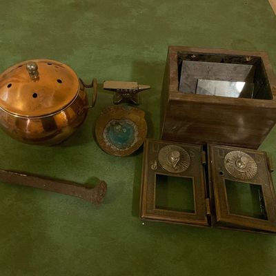 Sale Photo Thumbnail #450: Brass metal items