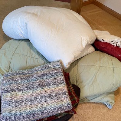 Sale Photo Thumbnail #274: Blankets