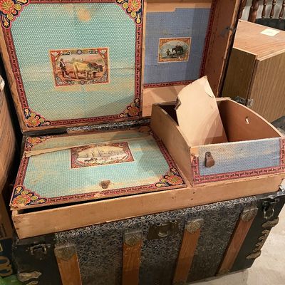 Sale Photo Thumbnail #615: Inside needs some TLC