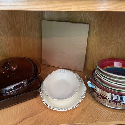 Sale Photo Thumbnail #83: Kitchen items