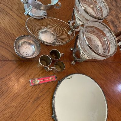 Sale Photo Thumbnail #148: Glass serving