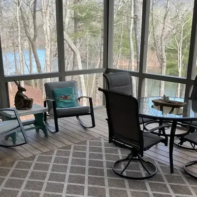 Modern Hampton Bay 5-Piece Patio Set - Glass-Top Table & 4 Swivel Rockers (2021