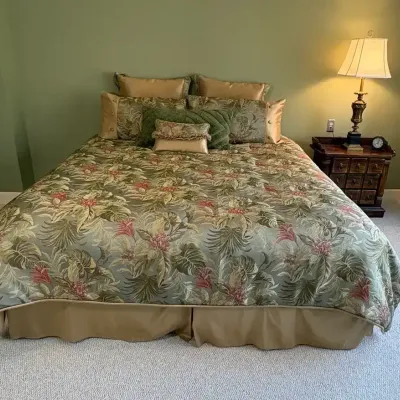 King Size Tropical Botanical Comforter Set with Accent Pillows & Mattress Pad