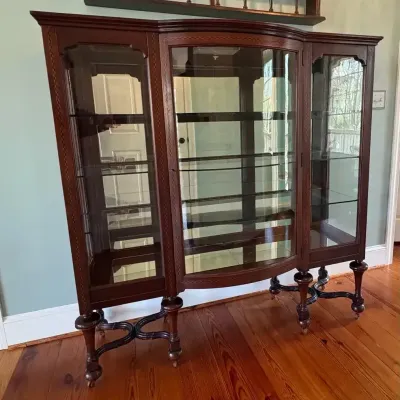 Vintage Bowfront Triple-Bay Mahogany Curio Cabinet with Inlay & Interior Lighting