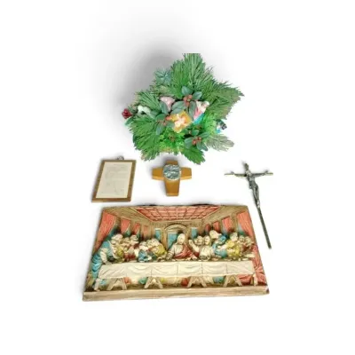DG209 Crosses And Last Supper Lot