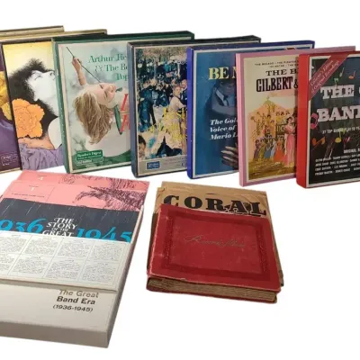 DG621 VTG LP Vinyl Record Box Sets and Album of 45s