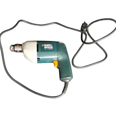 DG122 Black & Decker 3/8-inch Variable Speed Reversing Drill