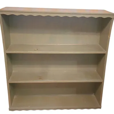 DG641 Olive Green Painted Three-Shelf Bookcase