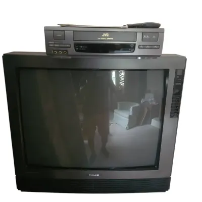 DG134 Philco Tube TV / JVC Video Cassette Recorder