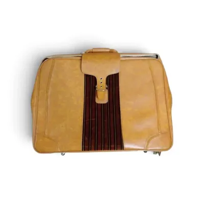 DG918 Vintage Finesse By M&M Leather Suitcase