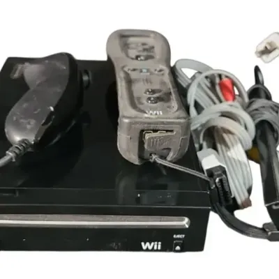 DG623 VTG Wii Black Console & Controllers