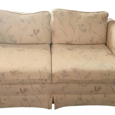 DG638 VTG Floral Upholstered Two-Cushion Loveseat 