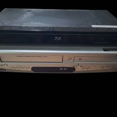 DG909 Sony DVD Player And Sylvania VCR