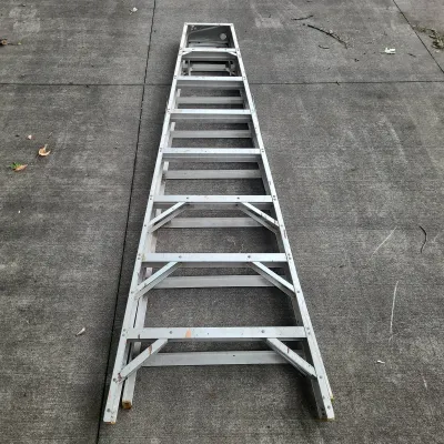 DG902 Werner Commercial 8' Ladder