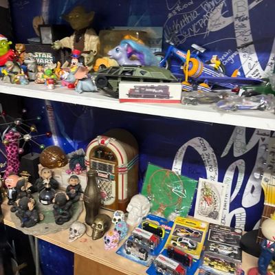 Sale Photo Thumbnail #882