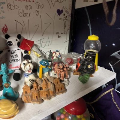 Sale Photo Thumbnail #877