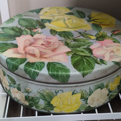 Sale Photo Thumbnail #464: Vintage Huntley & Palmers Rose Biscuit Tin