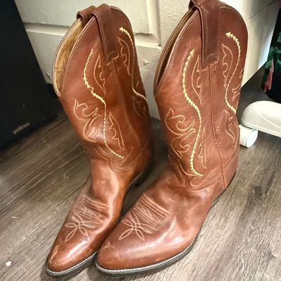 Sale Photo Thumbnail #428: Vintage Brown Leather Western Cowboy Boots