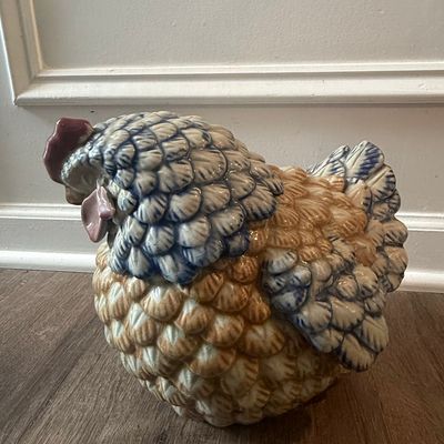 Sale Photo Thumbnail #139: Vintage Majolica-Style Ceramic Hen Tureen