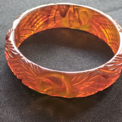 Sale Photo Thumbnail #336: Vintage Carved Bakelite Bangle Bracelet - Apple Juice with Orange Tints