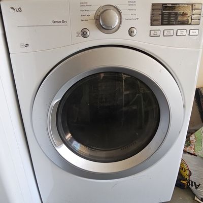 Sale Photo Thumbnail #181: LG DLE3170W 27" Front-Load Electric Dryer with Sensor Dry