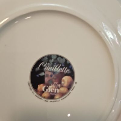 Sale Photo Thumbnail #260: Gien France 'Cueillette' Pattern Dinner Plate