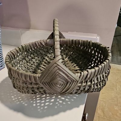 Sale Photo Thumbnail #627: Primitive Buttocks Basket