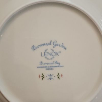Sale Photo Thumbnail #238: Lenox Provençal Garden Provençal Sky Dinner Plates
