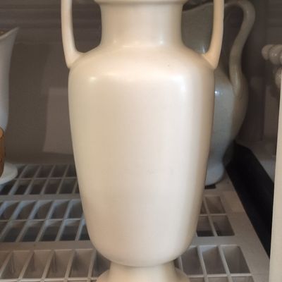 Sale Photo Thumbnail #799: Pfaltzgraff Sunburst Creamware Vase