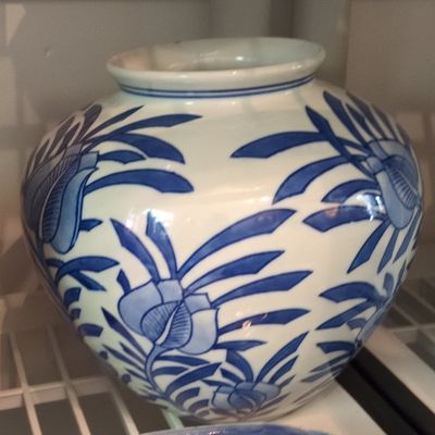 Sale Photo Thumbnail #744: Blue and White Porcelain Ginger Jar with Floral Motif