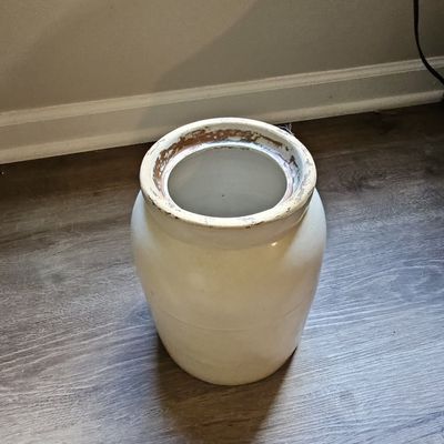 Sale Photo Thumbnail #775: Antique American Stoneware Crock